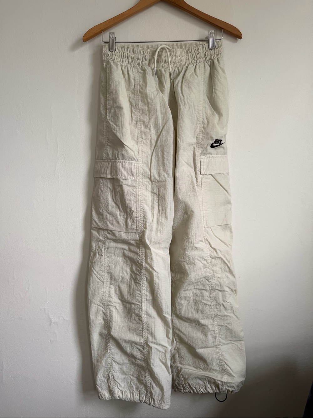 SMALL Nike Sportswear Women's Woven Cargo Trousers Sea Glass off white cream